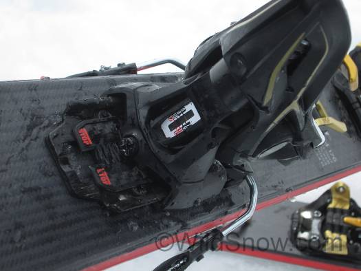 Looking at heel unit from rear, showing lateral release setting indicator. Looking at heel unit from rear, showing lateral release setting indicator.