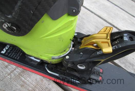 Viewed from above, in touring mode with heel flat on ski. Viewed from above, in touring mode with heel flat on ski.