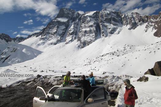 Loading after a couloir day. Amazing the road got us up here, thanks to Chilean road guys! Loading after a couloir day. Amazing the road got us up here, thanks to Chilean road guys!
