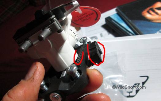 Rotation stopper with binding in downhill skiing position. Rotation stopper with binding in downhill skiing position.