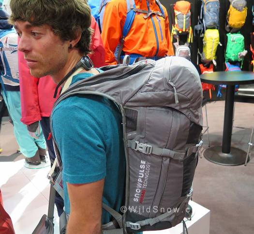 Mammut's Light Protection Airbag, backpack weight about 1,250g, 30L volume.