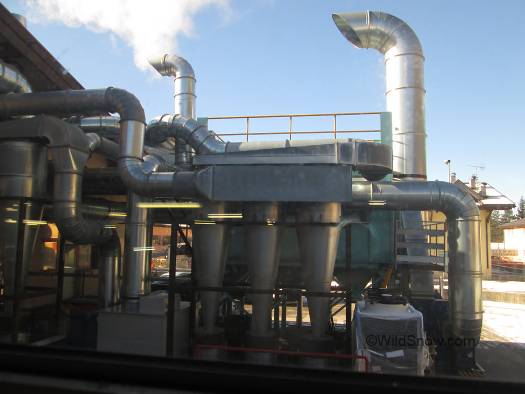 Strict air quality regulations both inside and outside result in impressive air treatment systems. Too bad the trucks on the Brenner are not held to the same standards. Strict air quality regulations both inside and outside result in impressive air treatment systems. Too bad the trucks on the Brenner are not held to the same standards.