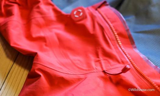 Both the bibs and jacket are high quality, and feature nice little details, like the Cohesive system (seen as the small white pieces at the top), and some welded seams. Both the bibs and jacket are high quality, and feature nice little details, like the Cohesive system (seen as the small white pieces at the top), and some welded seams.