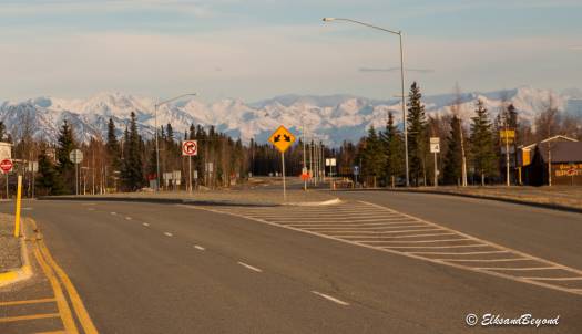 The Junction that makes up the town of Delta Junction. I'm not sure what people do here, but they sure do have some big mountains in their back yard. The junction that makes up the town of Delta Junction. I'm not sure what people do here, but they sure do have some big mountains in their back yard.