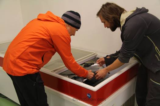 Checking out the prepreg in the ice cream freezer. Not sure if you readers know this, but ice cream is very popular in Norway, year-around. Checking out the prepreg in the ice cream freezer. Not sure if you readers know this, but ice cream is very popular in Norway, year-around.