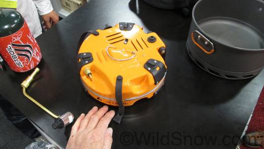 Jetboil bascamp stove folds together into a durable package that won't crush like that Wal-Mart cooktop you used to use. Jetboil bascamp stove folds together into a durable package that won't crush like that Wal-Mart cooktop you used to use.