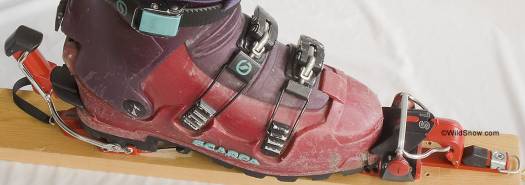 Complete Silvretta SL with a Scarpa Denali boot from the same period, shown in downhill alpine mode. Only a few models of boots ever had the fittings. One boot maker even made a model that included both Dynafit and SL fittings in the toe. 