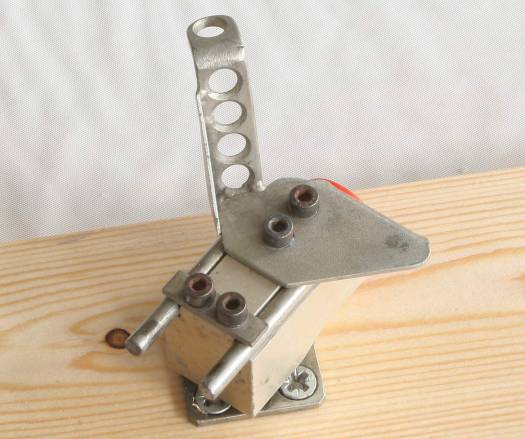 The heel unit had no fore/aft adjustment for boot sole length, so you had to mount it with care. Some modern race bindings use a similar type of base plate, to save weight. This heel unit appears to be the same as that of the previous generation. Set screws remove to swap out vertical release "U" spring. Click image to enlarge. The heel unit had no fore/aft adjustment for boot sole length, so you had to mount it with care. Some modern race bindings use a similar type of base plate, to save weight. This heel unit appears to be the same as that of the previous generation. Set screws remove to swap out vertical release "U" spring. Click image to enlarge.