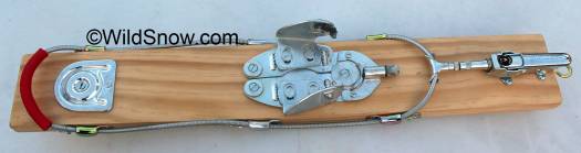 Complete Ramy-Securus binding, configured with heel lugs for fixed-heel downhill skiing. Complete Ramy-Securus binding, configured with heel lugs for fixed-heel downhill skiing.