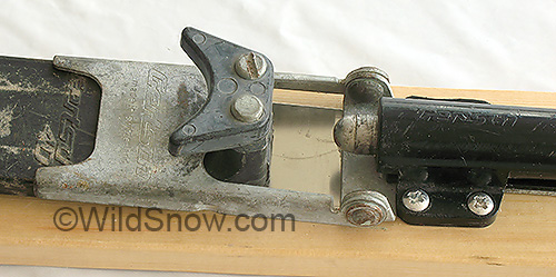 Binding shown above with adapter installed. Binding shown above with adapter installed.