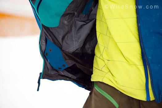 The powder skirt is not removable, and there aren’t large interior mesh pockets -- which we tend to like at WildSnow.com. The powder skirt is not removable, and there aren’t large interior mesh pockets -- which we tend to like at WildSnow.com.