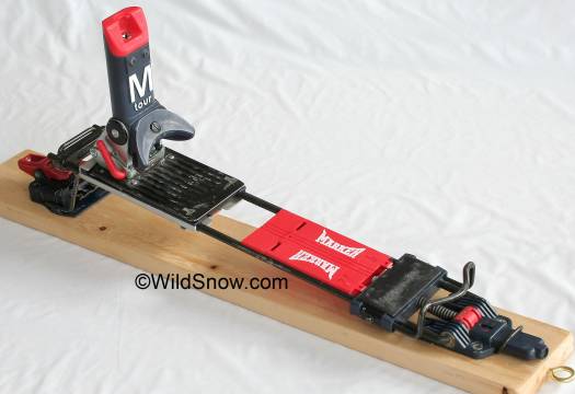 Complete Marker M Tour backcountry skiing binding shown above. Binding is in tour mode with heel lift up. Click here for massive enlargement. Complete Marker M Tour backcountry skiing binding shown above. Binding is in tour mode with heel lift up. Click here for massive enlargement.