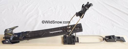 Complete Emery Chrono binding shown above. Binding is in tour mode with climbing lift in up position. Complete Emery Chrono binding shown above. Binding is in tour mode with climbing lift in up position.