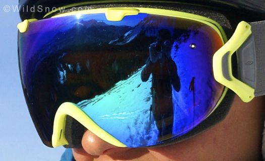 Smith has installed a small pore filter in the top corner of the lens to allow the internal lens chamber pressure to equalize in changing atmospheric pressures. This reduces optical distortion and increases visibility when changing elevations on the mountain. The tiny pore is not visible when wearing the goggles. Smith has installed a small pore filter in the top corner of the lens to allow the internal lens chamber pressure to equalize in changing atmospheric pressures. This reduces optical distortion and increases visibility when changing elevations on the mountain. The tiny pore is not visible when wearing the goggles.