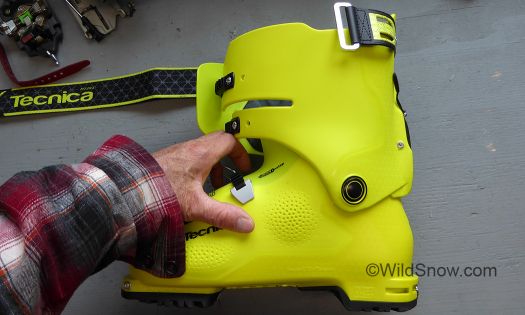 Cuff at limit of rear travel. It looks vertical but actually has a few more degrees for your leg inside, nonetheless we would like to have more travel. Cuff at limit of rear travel. It looks vertical but actually has a few more degrees for your leg inside, nonetheless we would like to have more travel.