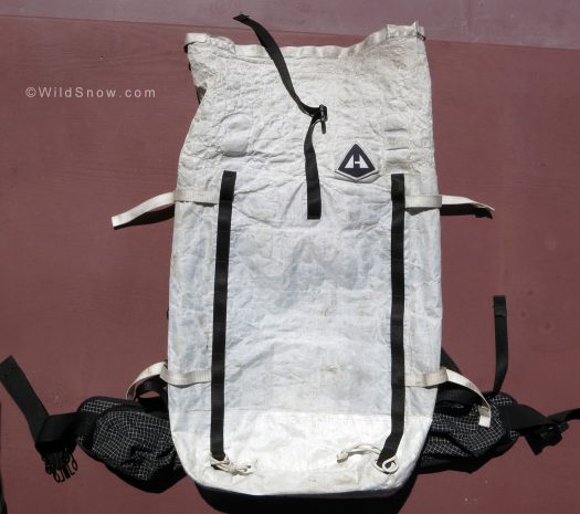 I brought my HMG Porter pack over to the Cooke City post office, at it tipped the scales at a meager: 709 grams, or 1 lb. 9 oz. I brought my HMG Porter pack over to the Cooke City post office, at it tipped the scales at a meager: 709 grams, or 1 lb. 9 oz.