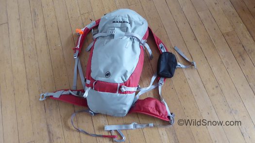 Mammut Lite 30 with RAS 3.0 is a true 30 liter rucksack when using smaller carbon cylinder. Mammut Lite 30 with RAS 3.0 is a true 30 liter rucksack when using smaller carbon cylinder.