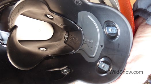 Inside at rear, the cuff pushes against V shaped notch in scaffo. Inside at rear, the cuff pushes against V shaped notch in scaffo.