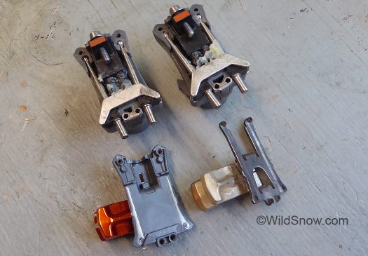 Ok, to the left we have the original, to right the steel frame separated from the plastic. Ok, to the left we have the original, to right the steel frame separated from the plastic.