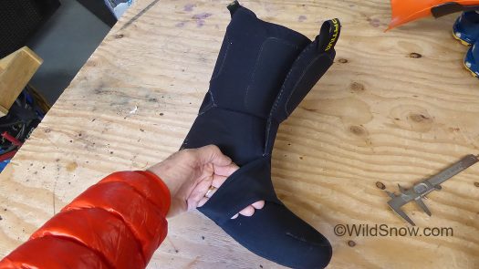 I like this little gadget, band of lycra that helps close the overlap. I like this little gadget, band of lycra that helps close the overlap.