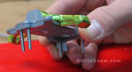Top plate is held down with thin screws into plastic, clearly this could be a weak point as we've seen countless other times in the industry. Top plate his held down with thin screws into plastic, clearly this could be a weak point as we've seen countless other times in the industry.