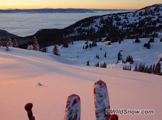 Sunset ski to Valkyr Lodge