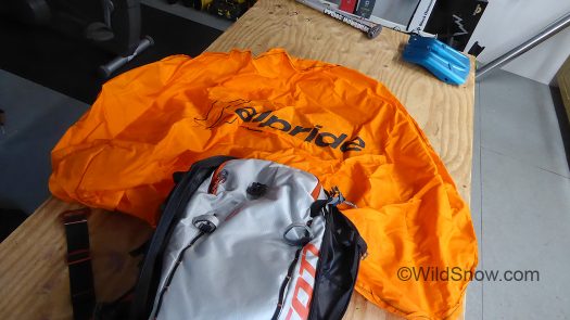 Unpacked balloon. My pet peeves with this, fiddly zippers and balloons that pack like stuffing a 6 pound sack of cherries into a water bottle. Unpacked E1 balloon. My pet peeves with this, fiddly zippers and balloons that pack like you're stuffing a six pound sack of cherries into a water bottle.
