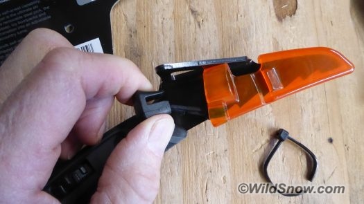 Tip protector has a clever little elasticized clip. Elegant. Tip protector has a clever little elasticized clip. Elegant.