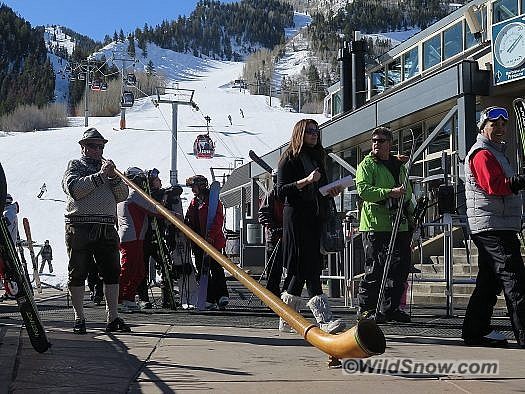 While waiting for the finishers, we were serenaded by lovely alphorn melodies and the Colorado sun warming our bones. Life in paradise. While waiting for the finishers, we were serenaded by lovely alphorn melodies and the Colorado sun warming our bones. Life in paradise.