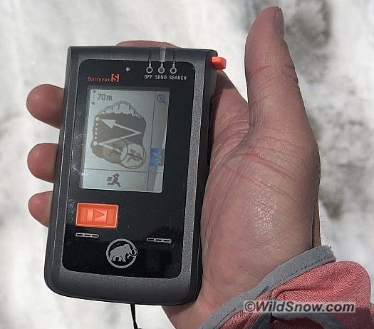 The image on the screen is a reminder of a signal search pattern before the beacon has picked up a signal. In Pro Mode, the analog "hum" is present during this, and the trained user can often times pick up a sign of signal before the digital reading presents that information. The image on the screen is a reminder of a signal search pattern before the beacon has picked up a signal. In Pro Mode, the analog "hum" is present during this, and the trained user can often times pick up a sign of signal before the digital reading presents that information.
