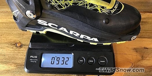 Stock RS at 932 grams.