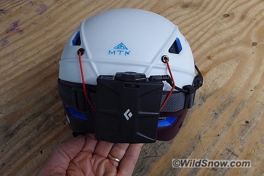 Goggle retainer also holds battery pack. Goggle retainer also holds battery pack.