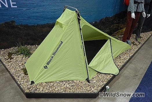 Distance tent. Distance tent.