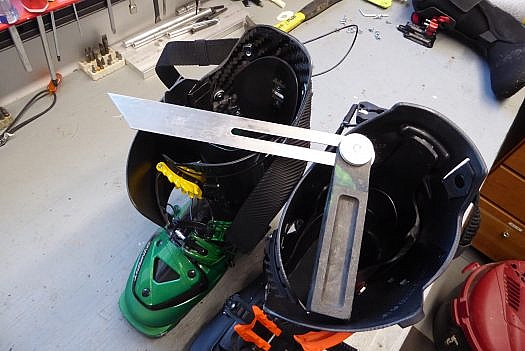 For the purpose of comparison, Hoji ski touring boot cuff angle. For the purpose of comparison, Hoji ski touring boot cuff angle.
