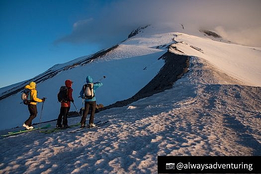 A good boot disappears on your feet, but pops in the morning light (left)? I did like the all white limited edition coloring. Mt. Hood, Oregon A good boot disappears on your feet, but pops in the morning light (left)? I did like the all white limited edition coloring. Mt. Hood, Oregon