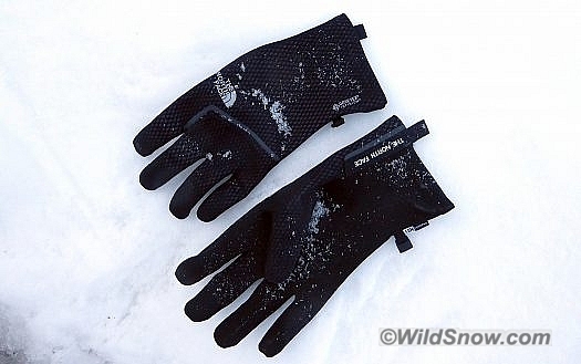The North Face -- CloseFit Glove The North Face -- CloseFit Glove