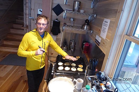 Bob and Ruth volunteered to cook breakfast. Bob and Ruth volunteered to cook breakfast.