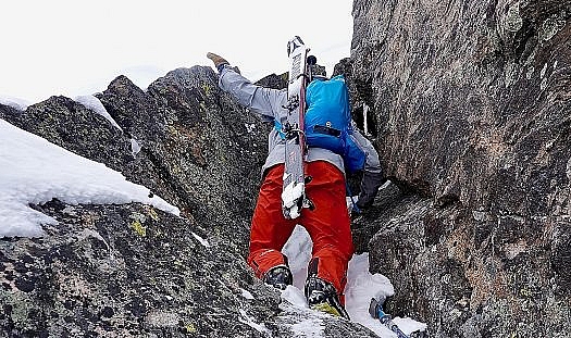 Notorious for his abuse of gear, Doug leading a scramble in the full Futurelight kit. Doug has had the kit twice as long as myself and is yet to do major damage, even with shenanigans like this. Notorious for his abuse of gear, Doug leading a scramble in the full Futurelight kit. Doug has had the kit twice as long as myself and is yet to do major damage, even with shenanigans like this.