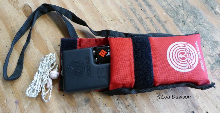 Echo came with a neck loop chest pouch, a model of simplicity.