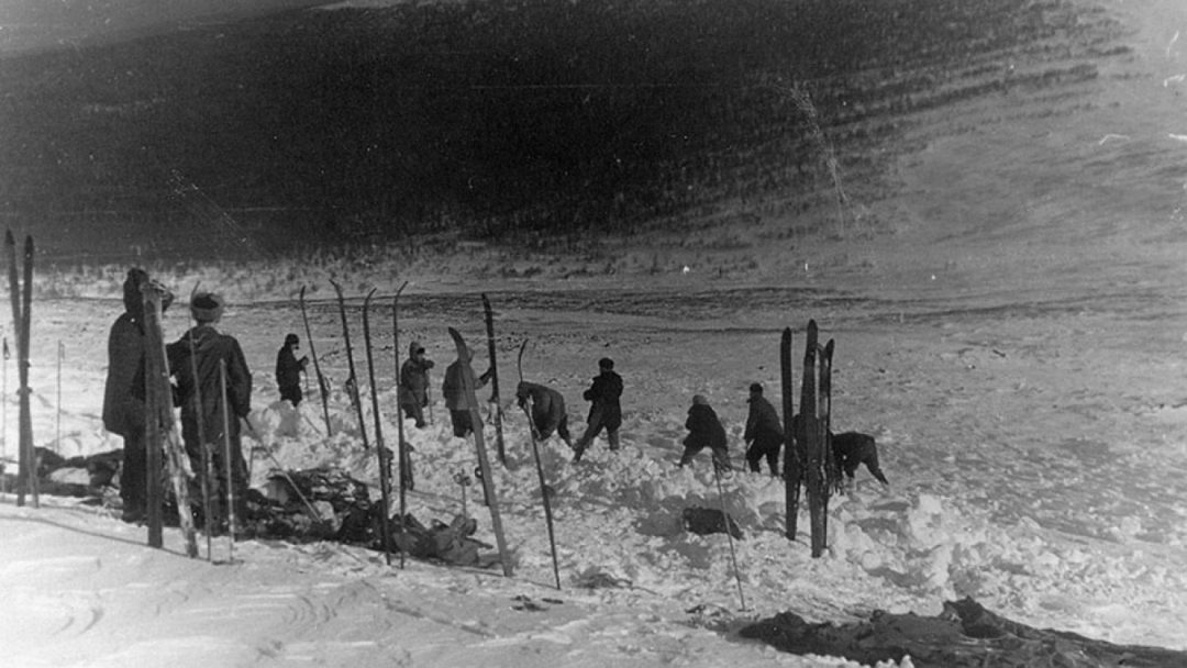 Investigators on the scene found little to go by. Many conspiracy theories were born from the mystery, including the infrasound panic theory.
