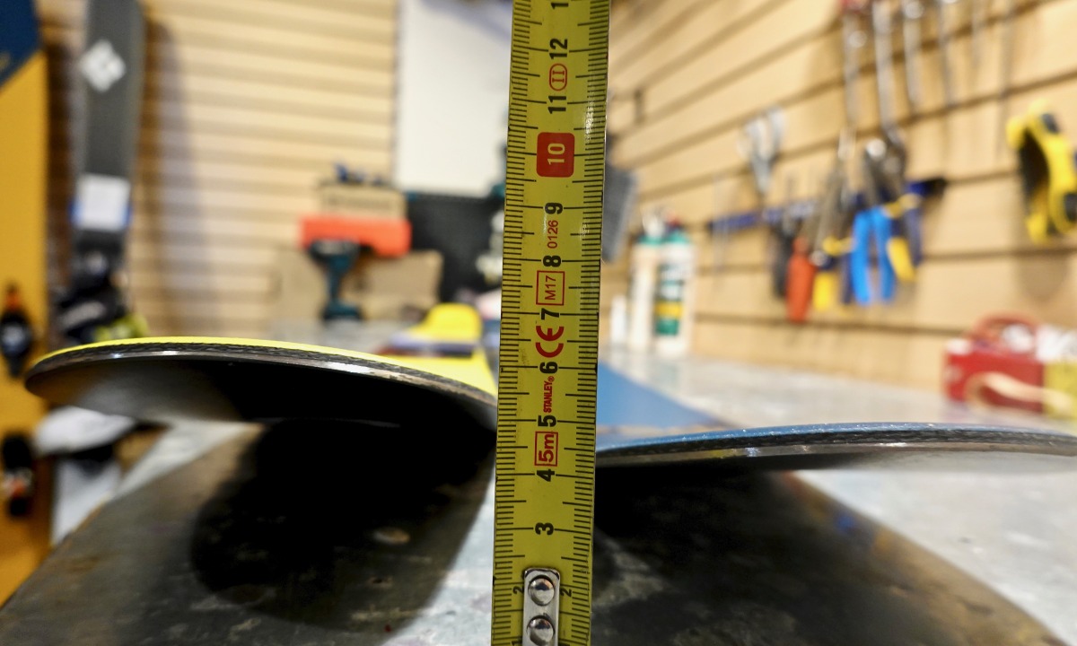 The new C2 chassis Wailer 110 (right) with over a cm less tip rocker as compared to the Wailer 112 Alchemist (left)