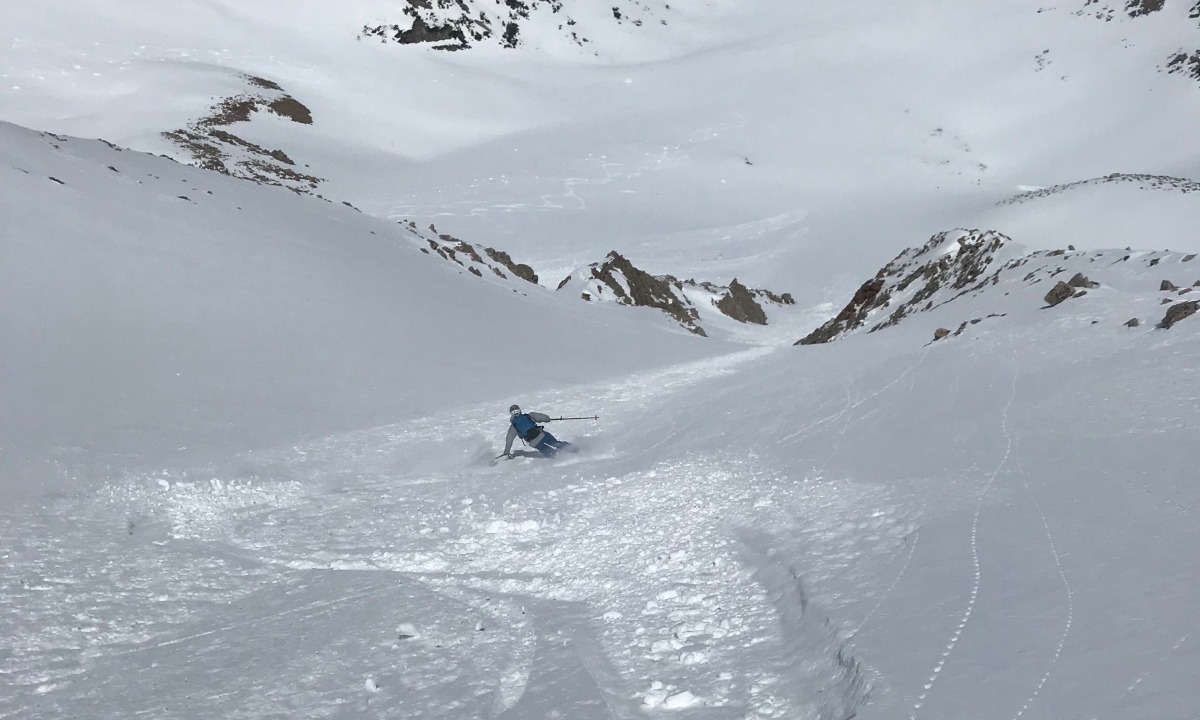 About as steep as it gets in good old CO. Still welcome terrain for GS turns on the medium sized 18m turn radius on my Tour1 Wailer 106s.