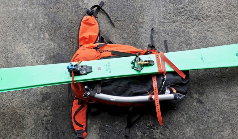 North Face Forecaster 35 ski carry
