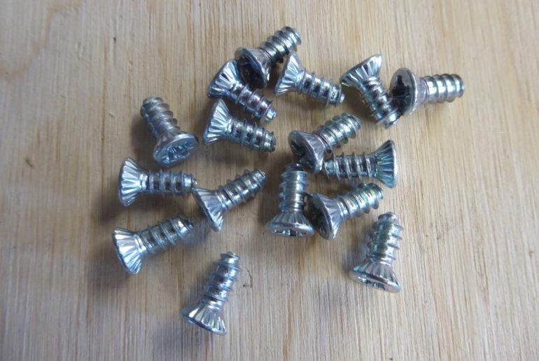 Breath a sigh of heavenly bliss, as before, all screws are the same length. 