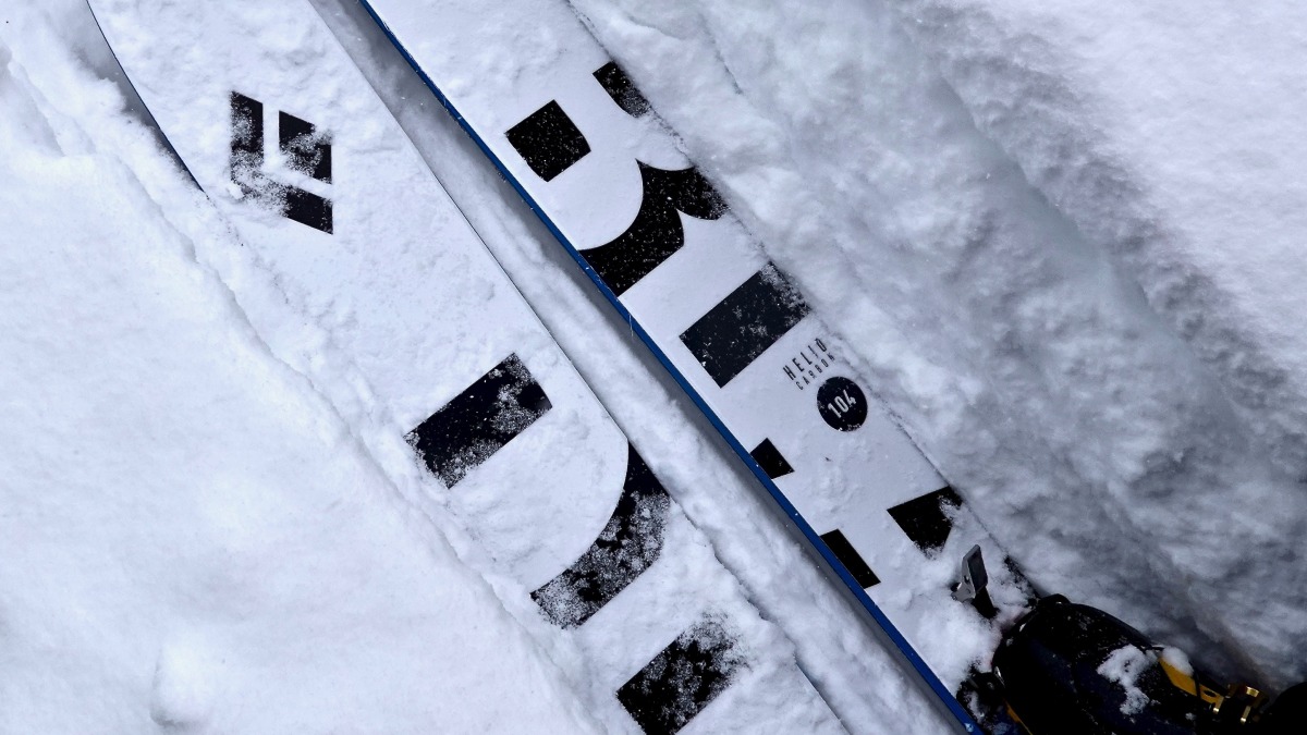 The forthcoming Helio Carbon 104 where it shines, in a deeply trenched skin track lapping pristine powder.