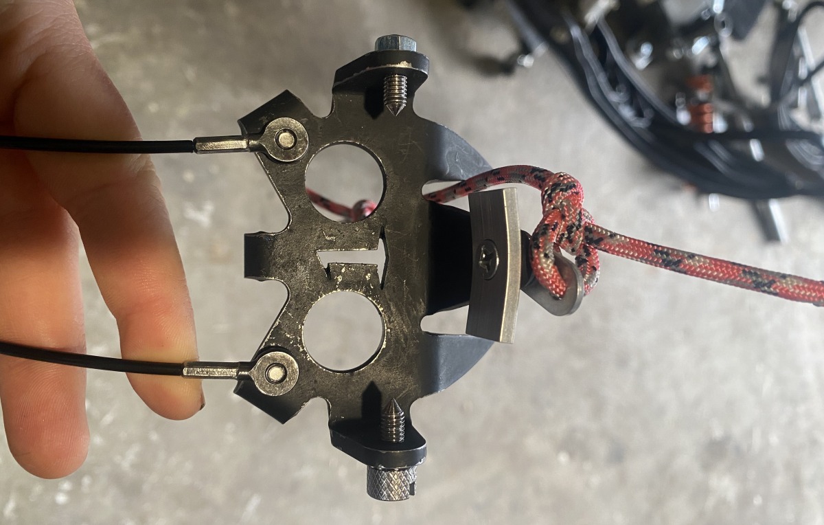 Cramp-in cables attached to the Techpon.