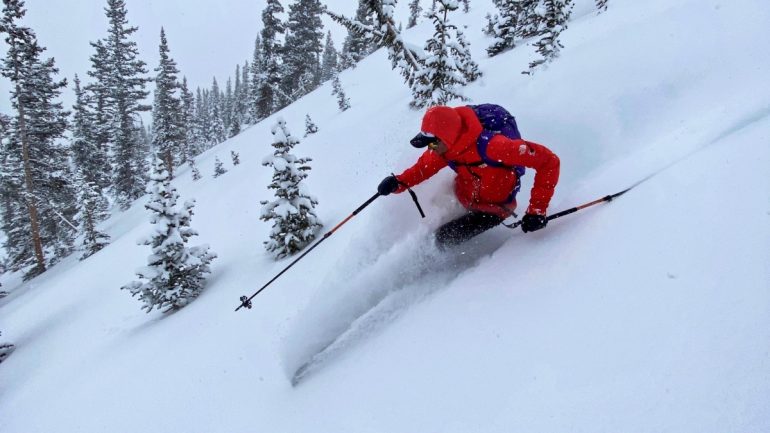 The Hoji Free effortlessly gobbles up a powdery descent with minimal inputs, encouraging the user to open it up and get playful with the terrain. Photo: Anton Sponar