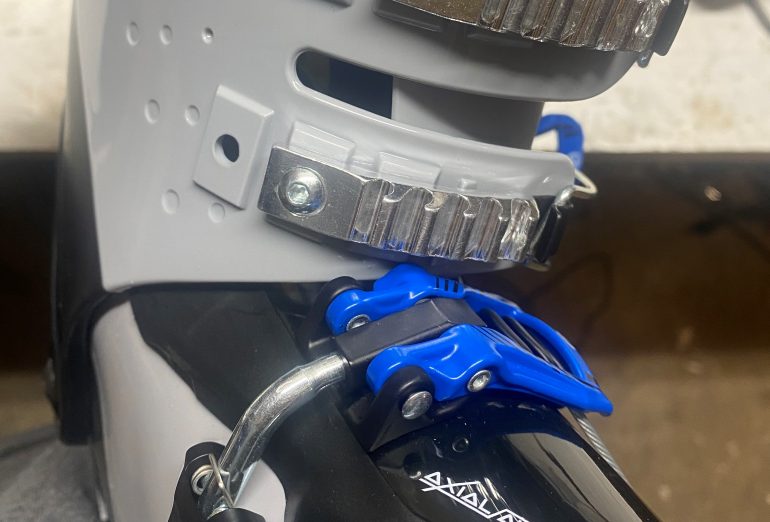 View of the front of the boot with maximum forward flex in walk mode. As you can see, the buckles are just about to hit each other, this is stopped by the “stops” molded into the shell.
