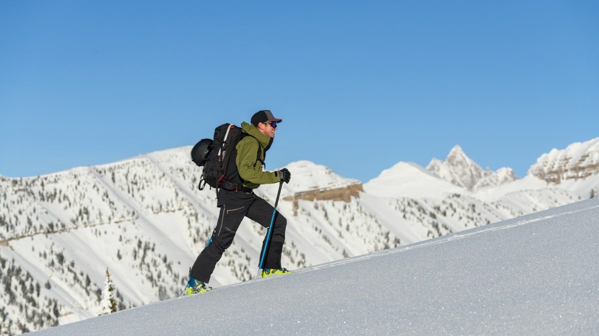 A typical Ross sighting: Dynafit Kit, nice peaks and a big smile.