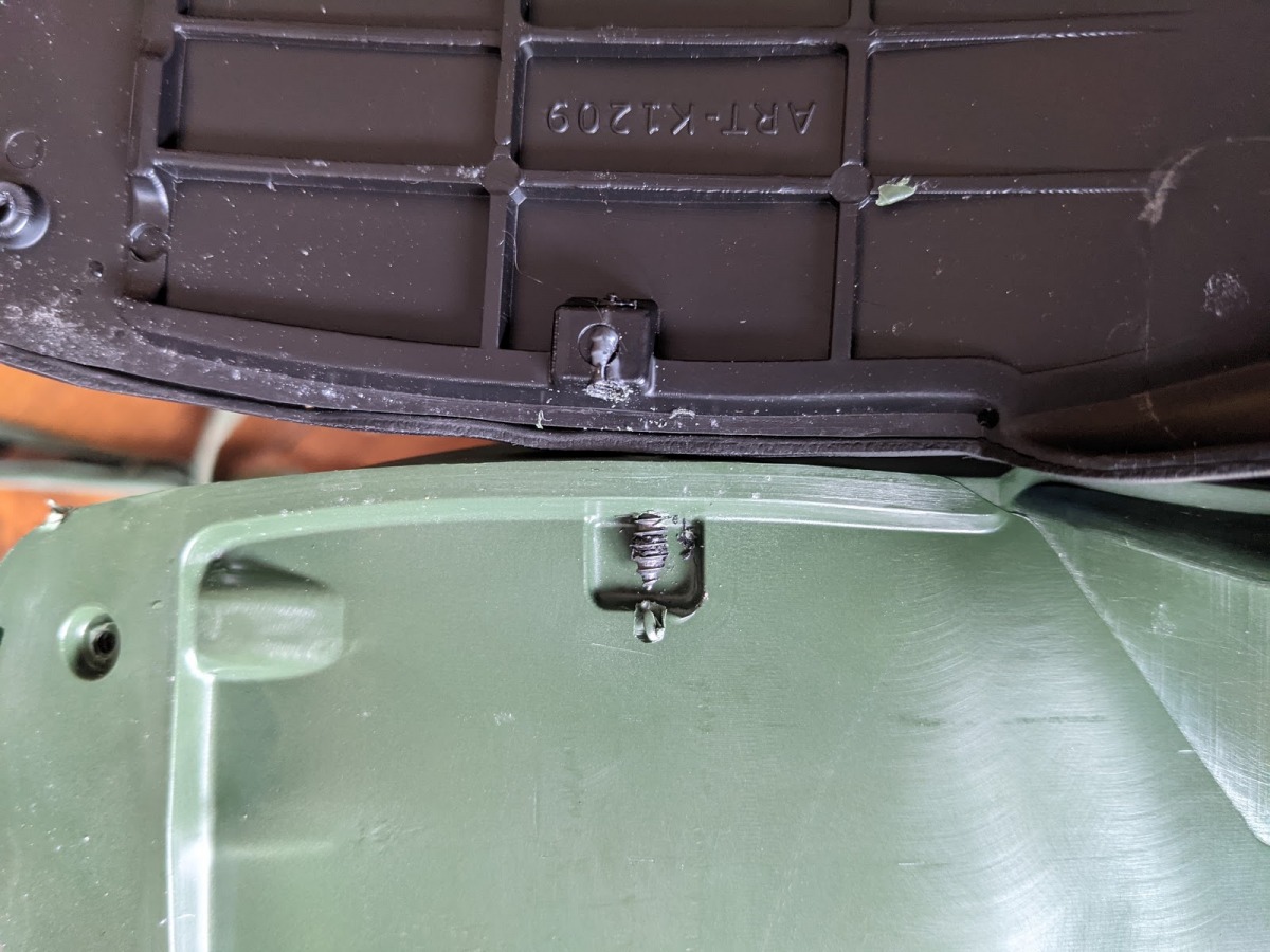 Being able to swap the soles on the Scott Freeguide is a great feature, but one of the screws was stripped.
